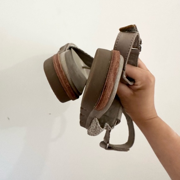 Sorel Women's Torpeda Ankle Strap Sandals Slingback Hook and Loop Size 12 - Picture 5 of 6